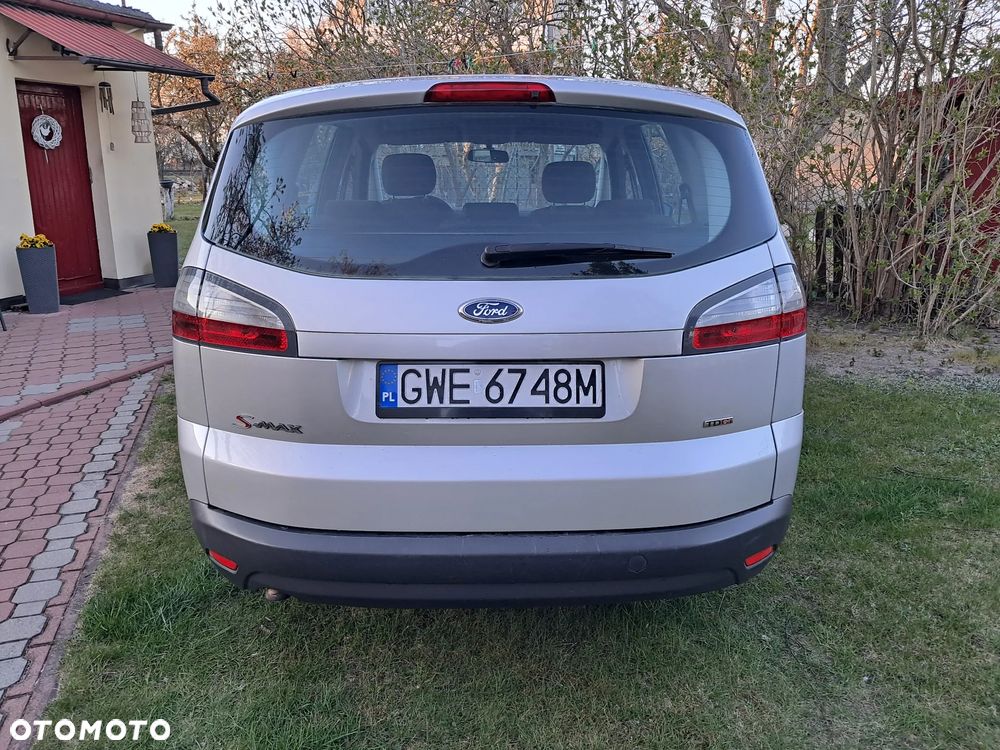 Ford S-Max 2.0 TDCi DPF Ambiente - 19