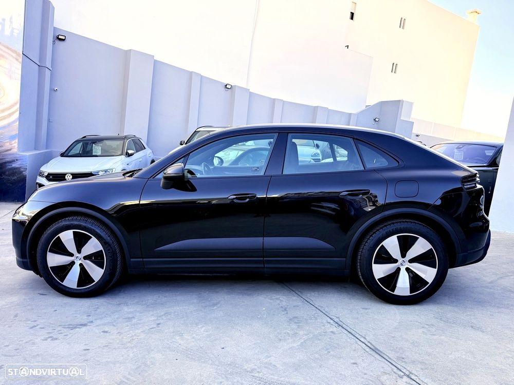 Porsche Macan Electric 4 - 7