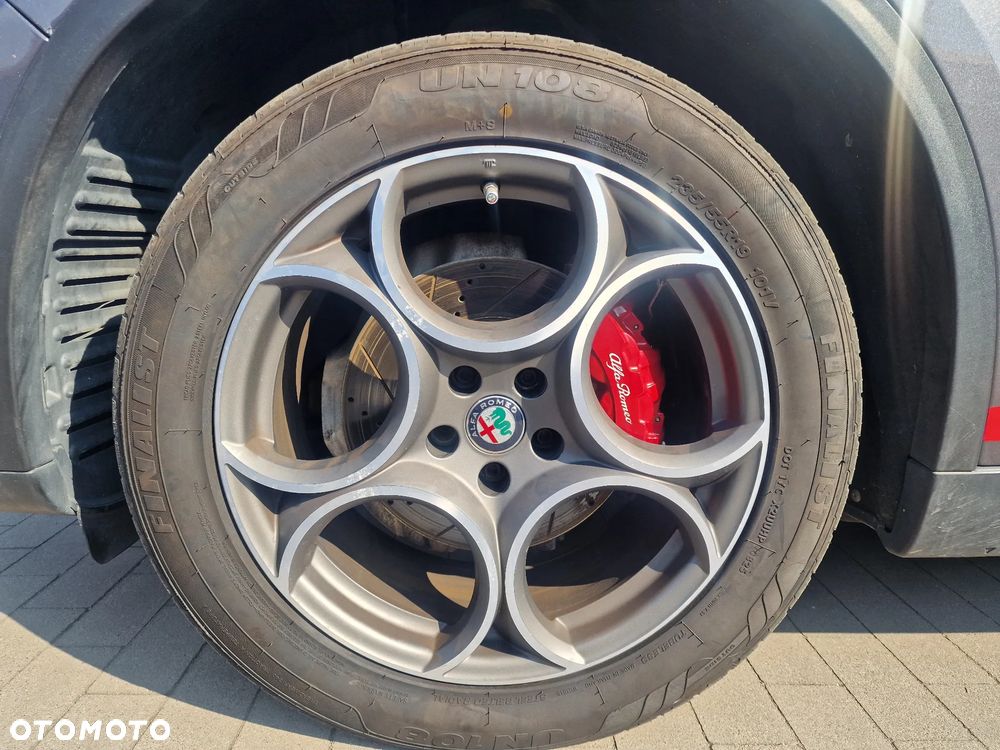 Alfa Romeo Stelvio 2.0 Turbo 16V AT8-Q4 Super - 16