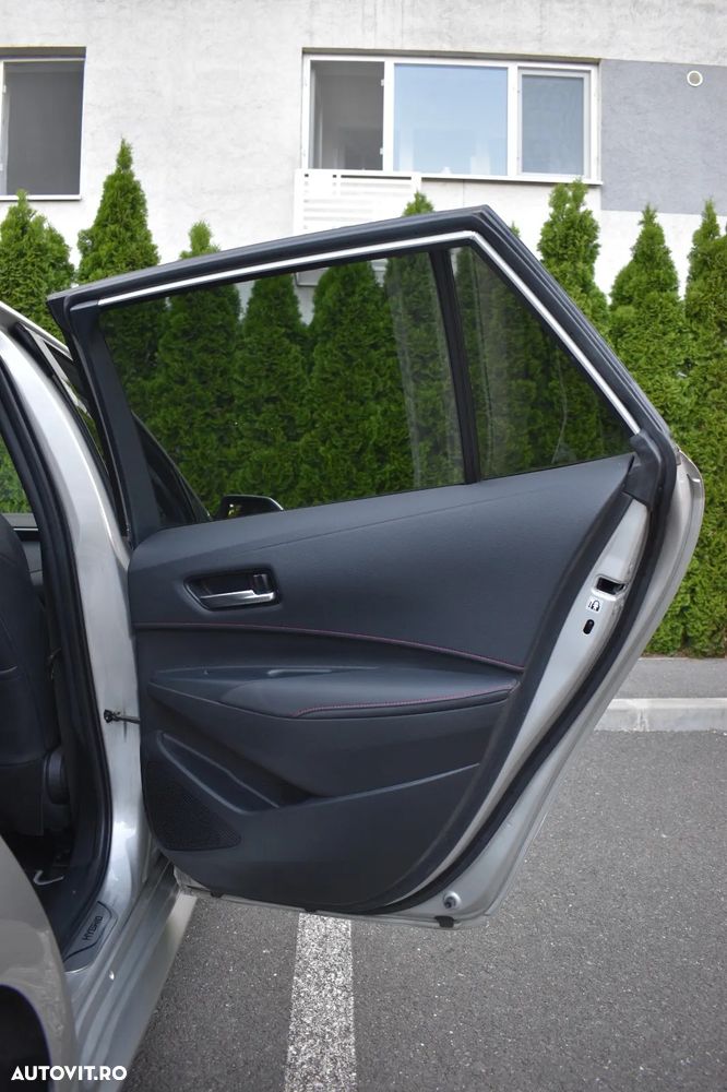 Toyota Corolla 2.0 Lounge - 24