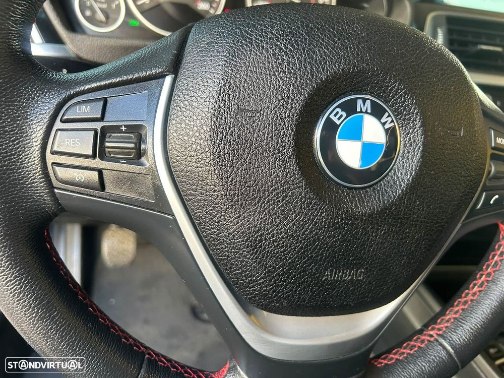 BMW 318 d Sport Line - 30