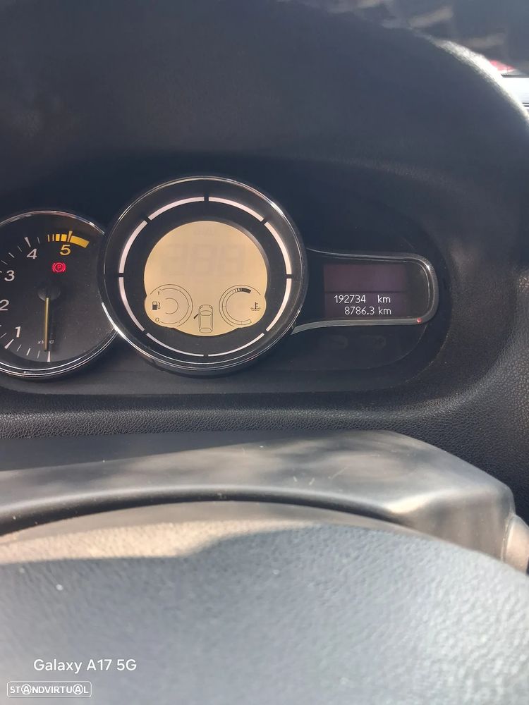 Renault Mégane 2012 photo 2