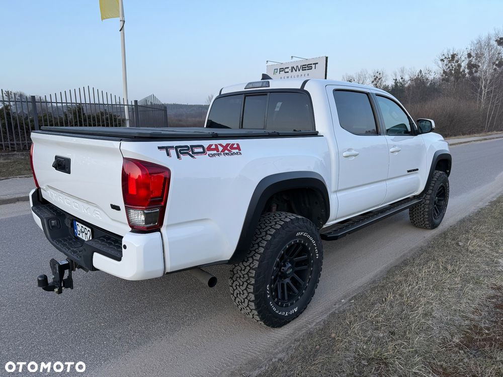 Toyota Tacoma - 4