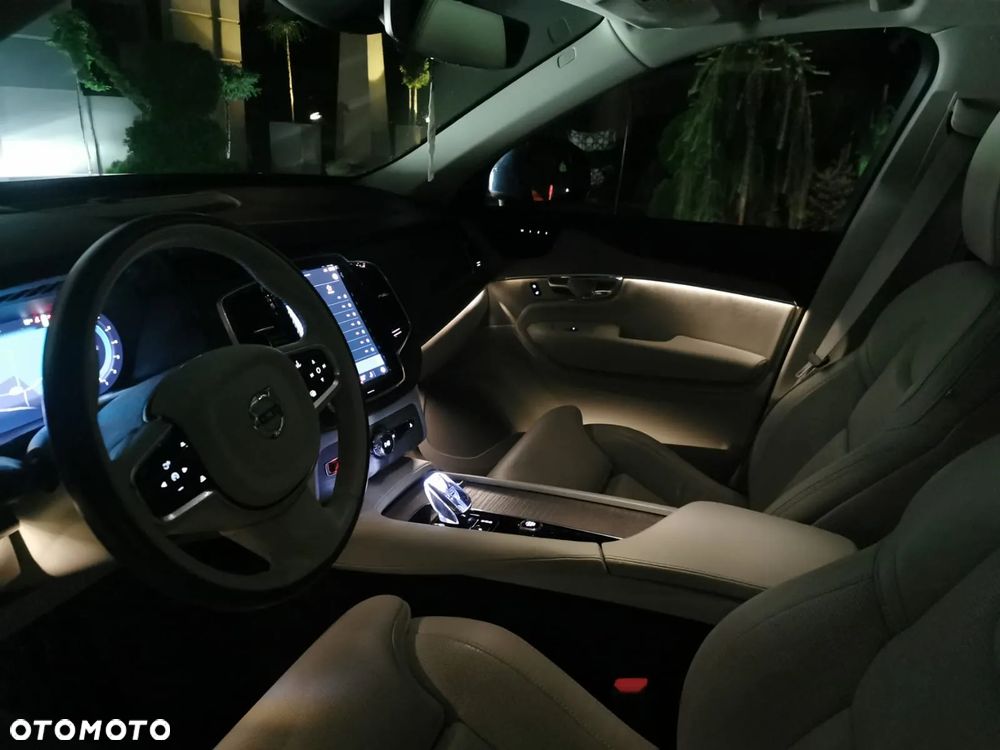 Volvo XC 90 - 38