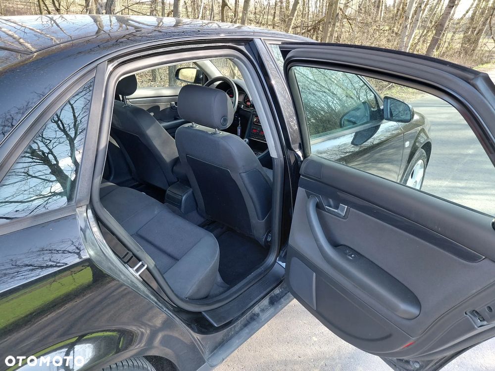 Audi A4 Limousine - 10