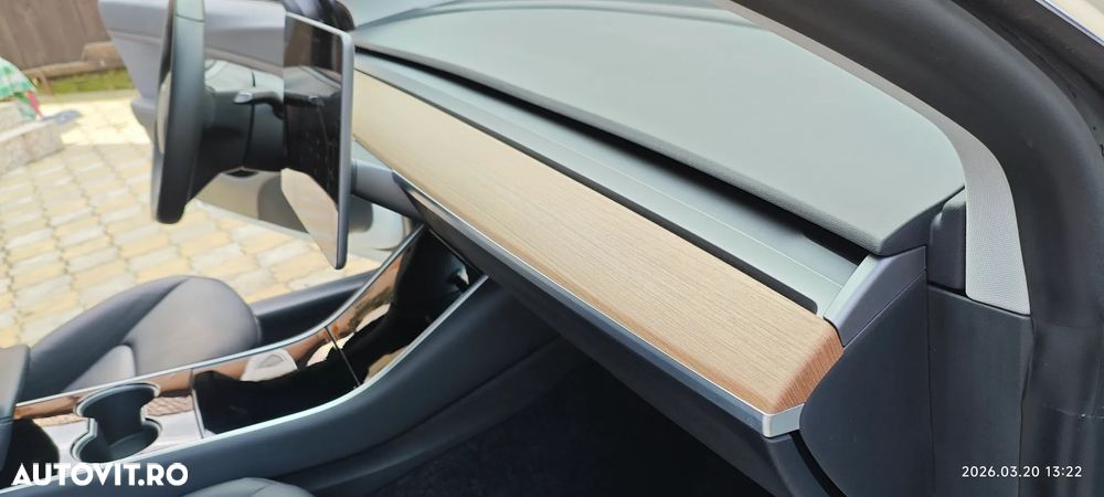 Tesla Model 3 Standard Reichweite Plus Hinterradantrieb - 11