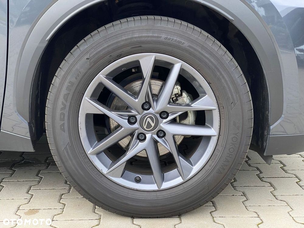 Lexus LBX 1.5 Hybrid - 34