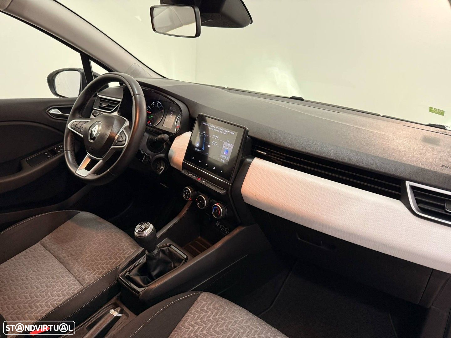 Renault Clio 1.0 TCe Limited Bi-Fuel - 11