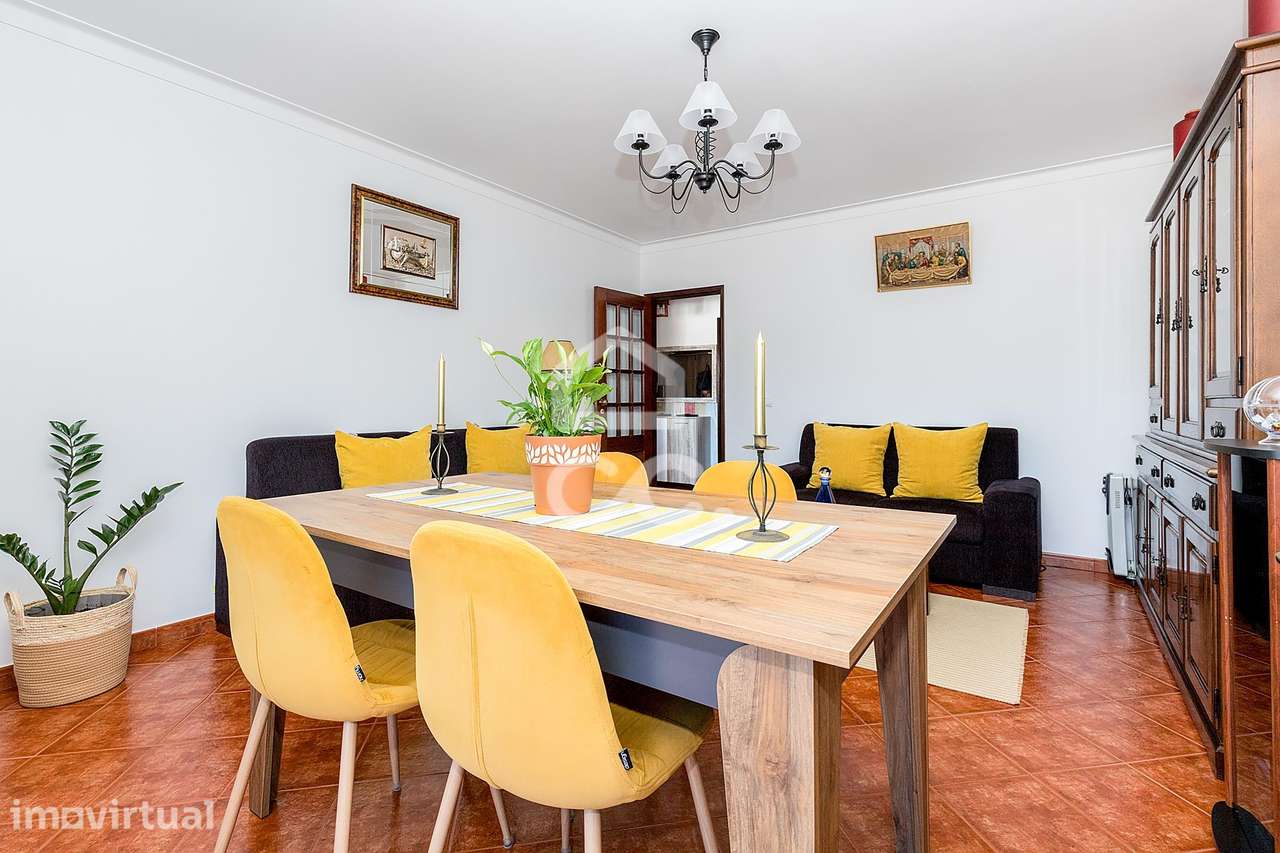 Apartamento T2 de Rés do Chão c/ Garagem e Sótão em Vila Viçosa, Évora - Grande imagem: 5/37
