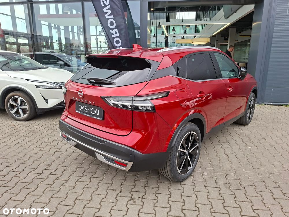 Nissan Qashqai 1.3 DIG-T MHEV 4x4 Tekna Xtronic - 4