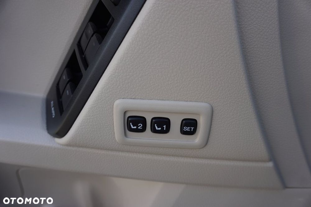 Toyota Land Cruiser - 19