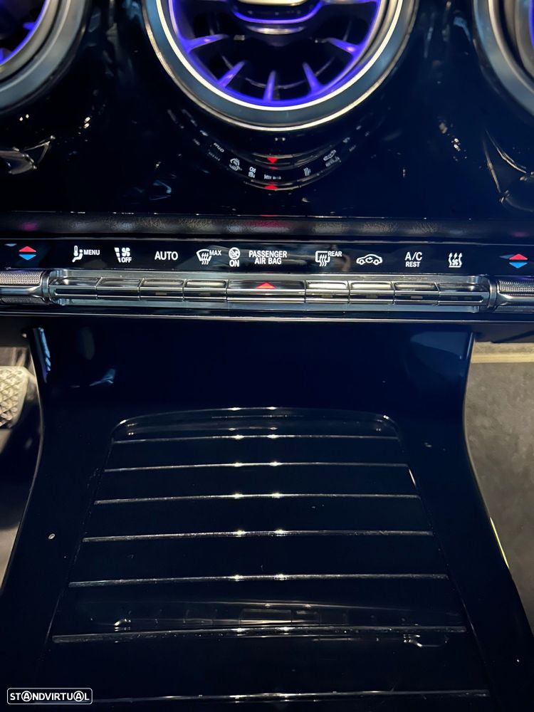 Mercedes-Benz CLA 250 e 8G-DCT - 12