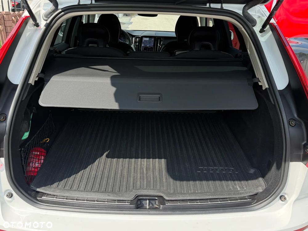 Volvo XC 60 B4 B Momentum Pro - 36