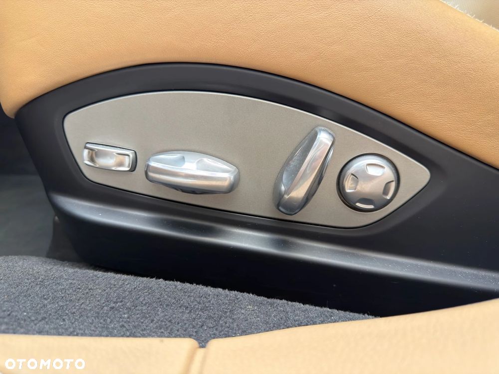 Porsche Panamera 4 - 17