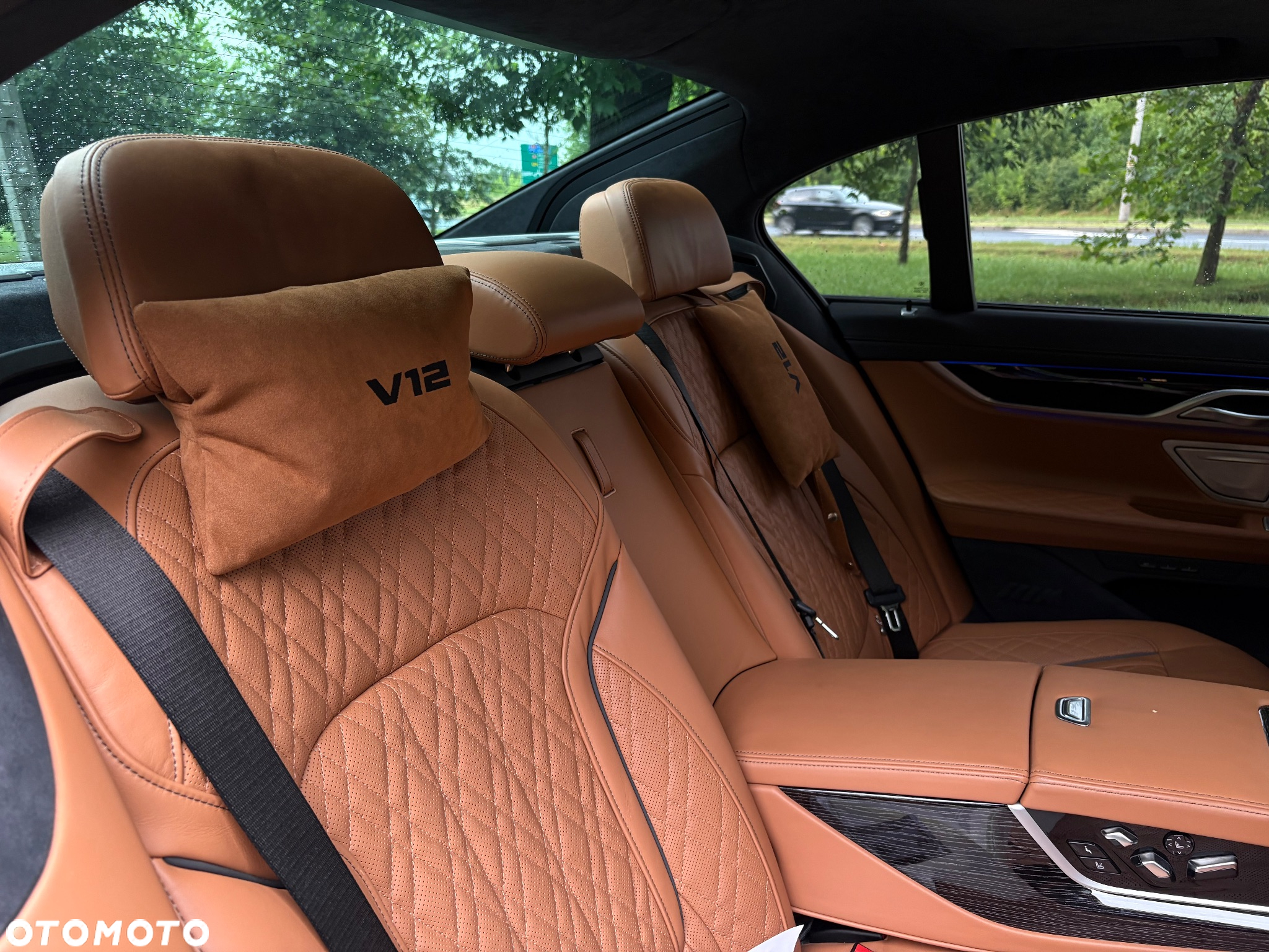 BMW Seria 7 750i xDrive - 17