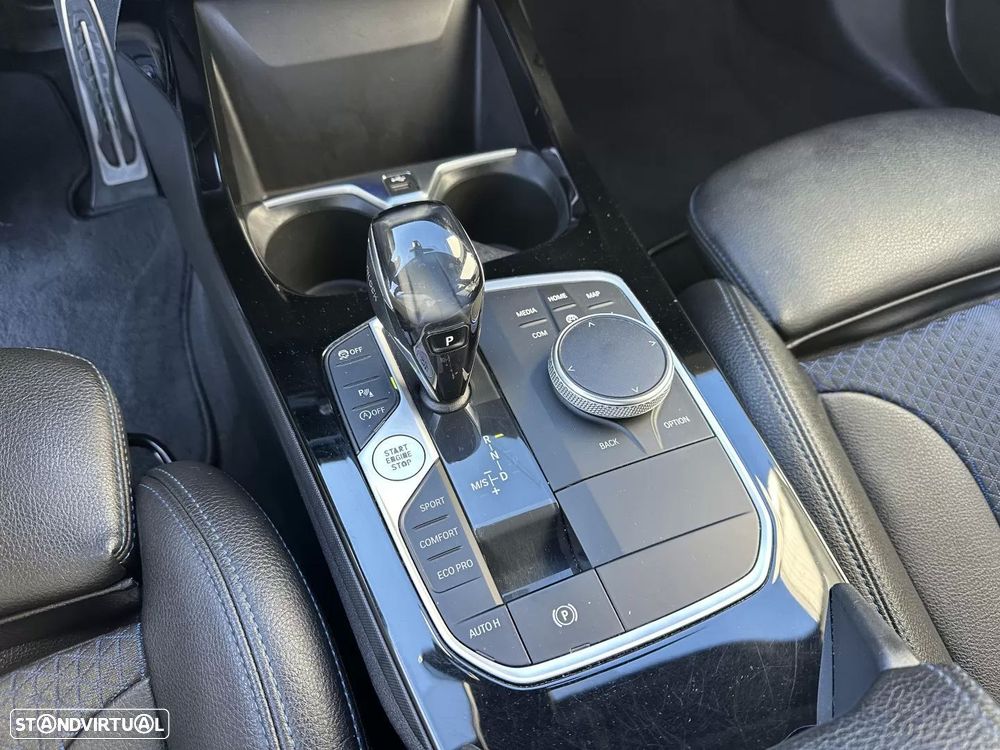 BMW 116 d Pack Desportivo M Auto - 37