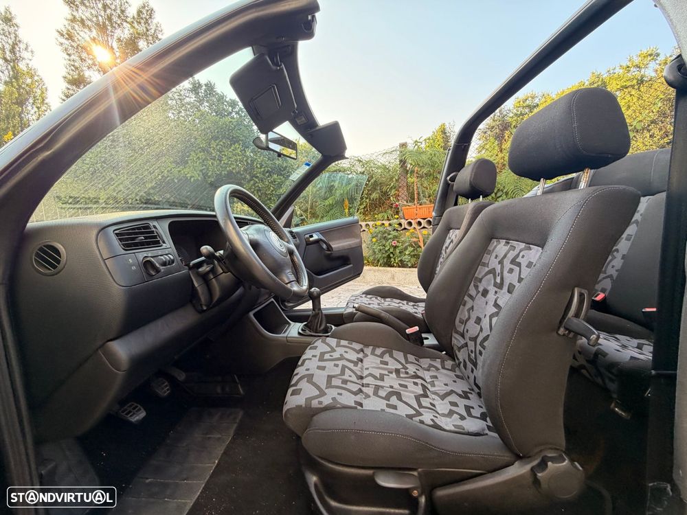 VW Golf 1.6i Highline - 19