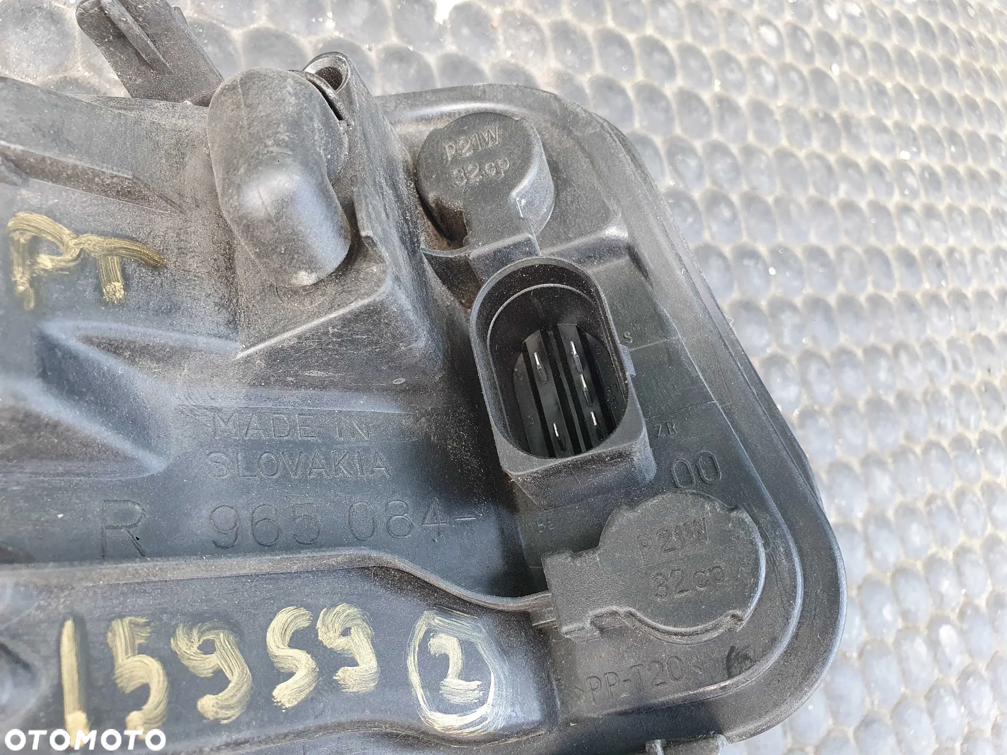 Wklad Lampa Lampy Oprawa Zarowki Mocowanie Tyl Prawy Tylne AUDI A4 B7 Sedan - 3
