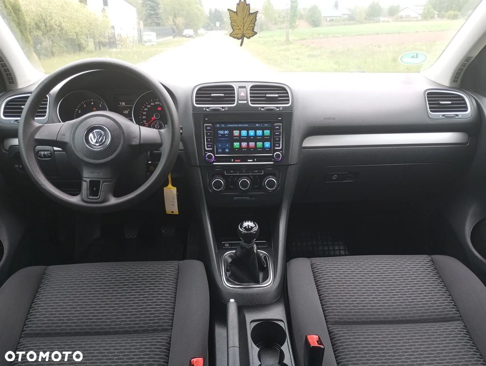 Volkswagen Golf - 6