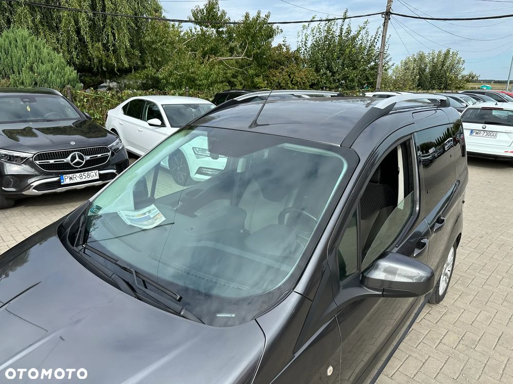 Ford Tourneo Courier - 33