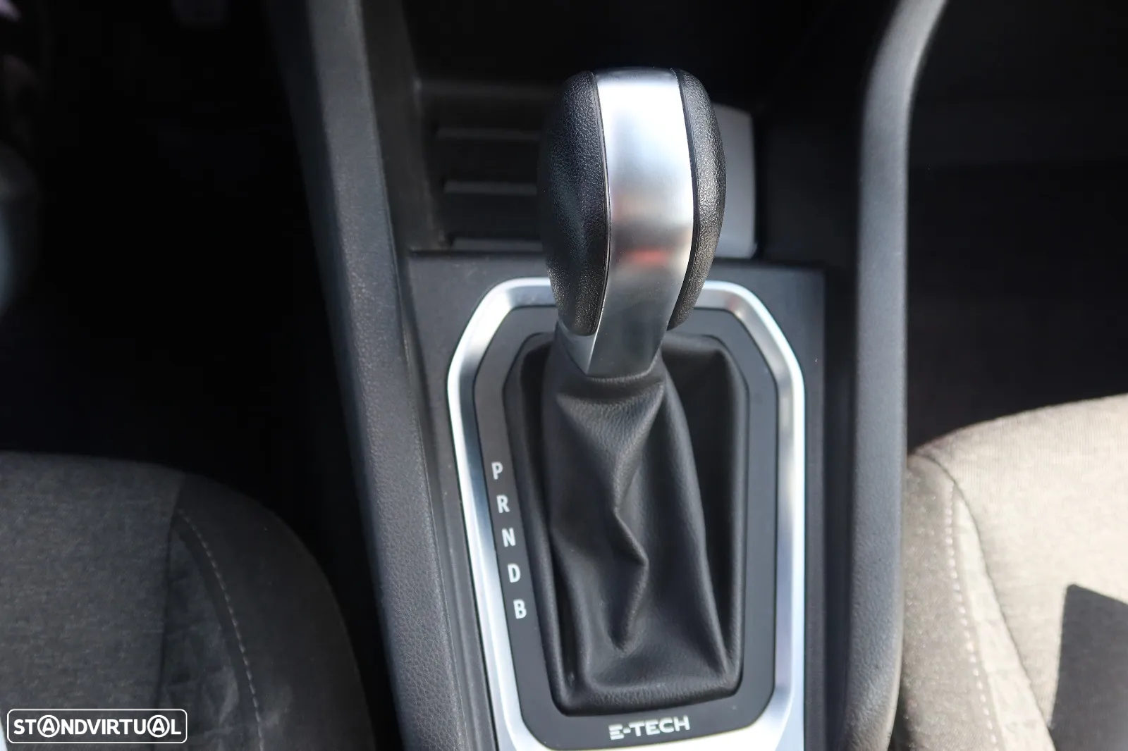 Renault Clio 1.6 E-Tech Intens - 19