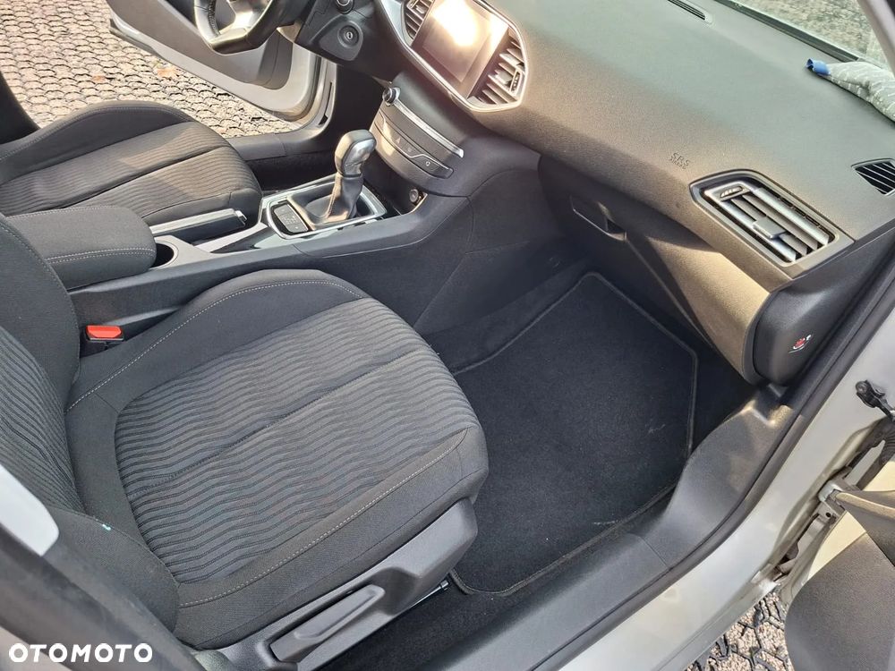 Peugeot 308 e-HDi FAP 115 Stop&Start EGS6 Allure - 9