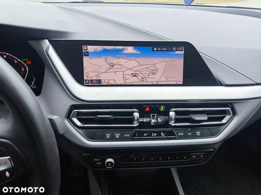 BMW Seria 2 216d - 32