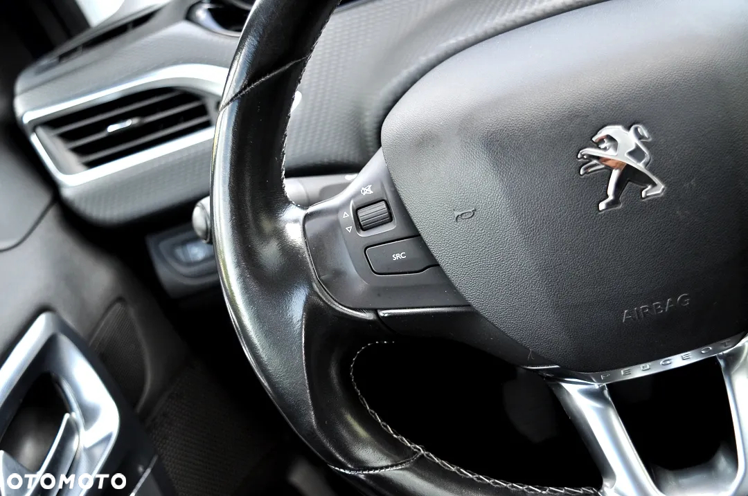 Peugeot 2008 1.2 Pure Tech GPF Allure S&S - 22