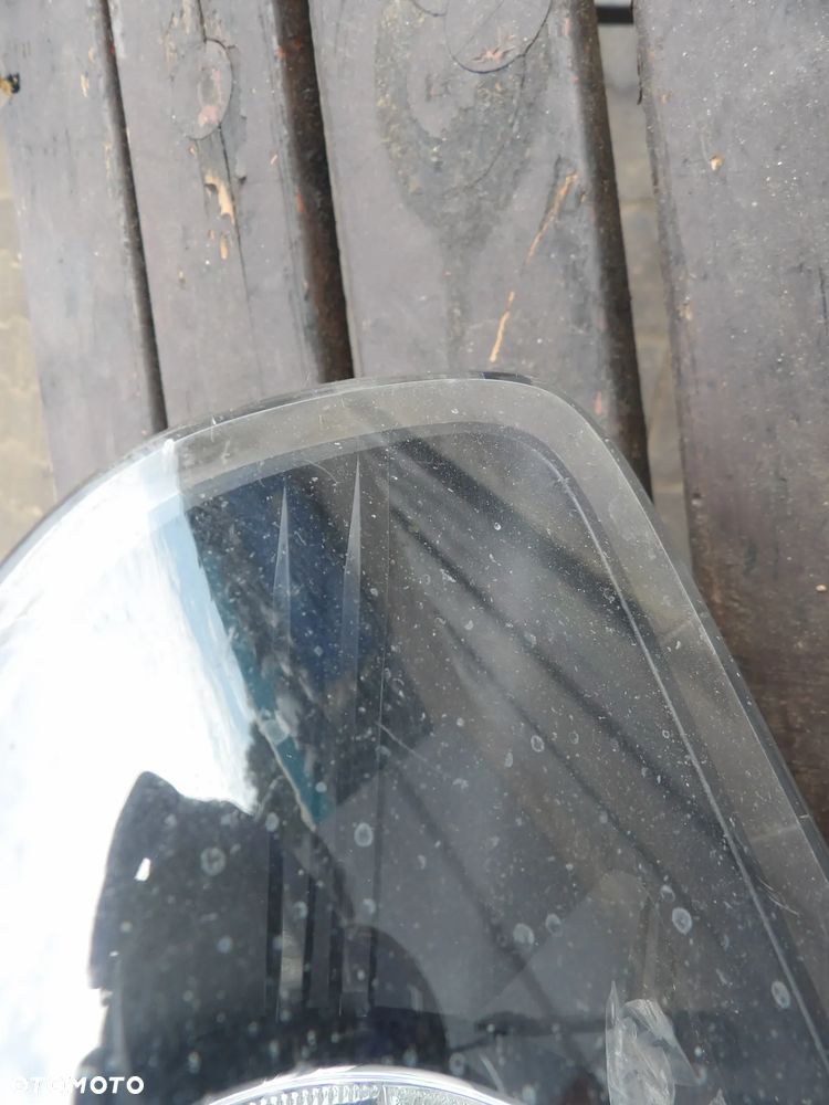 BMW - F45 - PRAWA LAMPA PRZEDNIA - H7 - PĘKNIĘTA - PRZYPALONA - EUROPA - 2