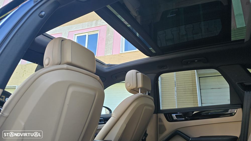 Porsche Cayenne - 20