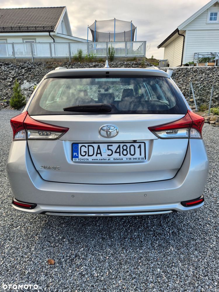Toyota Auris 1.6 Premium - 4