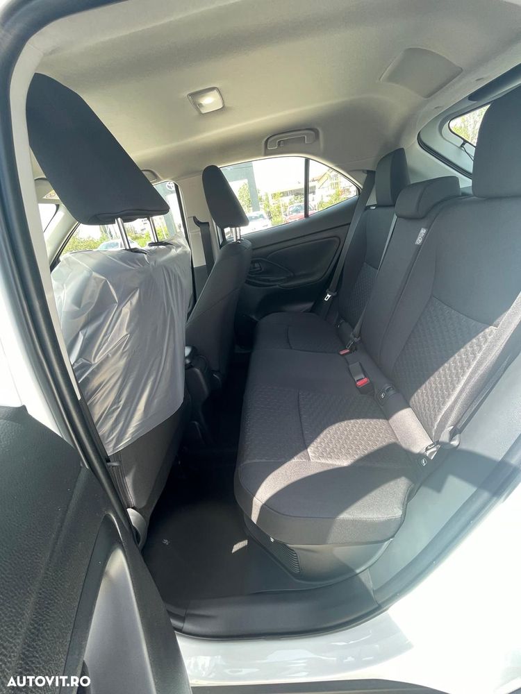 Toyota Yaris 1.5 VVT-i HSD Active - 19