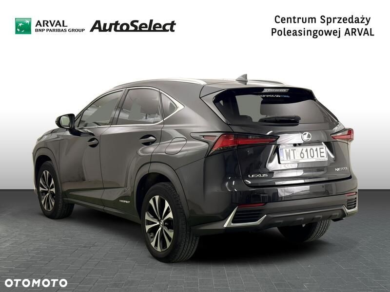 Lexus NX 300h Business Edition AWD - 3