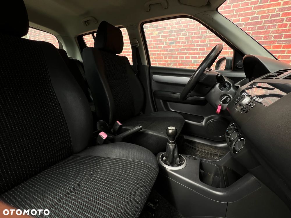 Suzuki Swift - 15