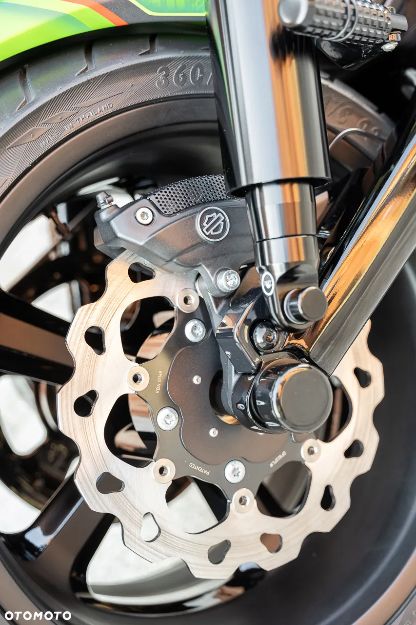 Harley-Davidson V-Rod Muscle - 21