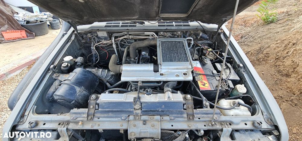 Mitsubishi Pajero - 2