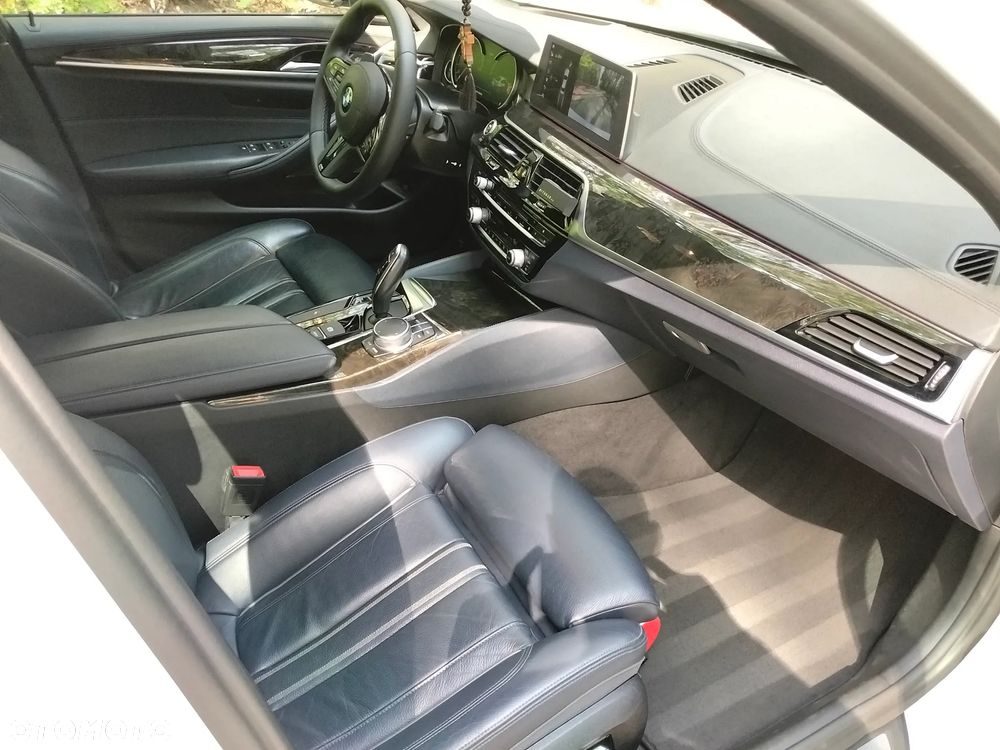 BMW Seria 5 520d Luxury Line - 16