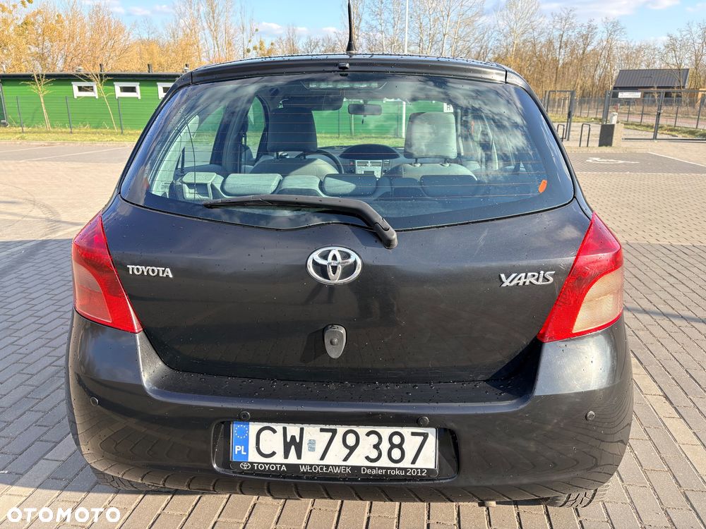Toyota Yaris 1.3 Sol - 4