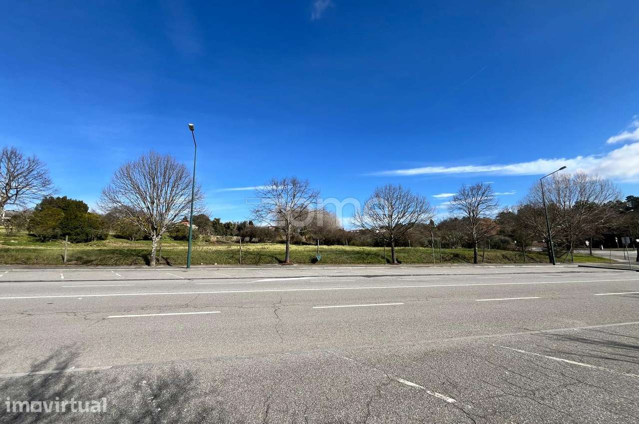 Terreno Urbanizável Premium - Região Central de Viseu - 14.300 m2 - Grande imagem: 2/15
