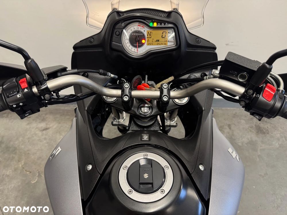 Suzuki V-STROM - 38