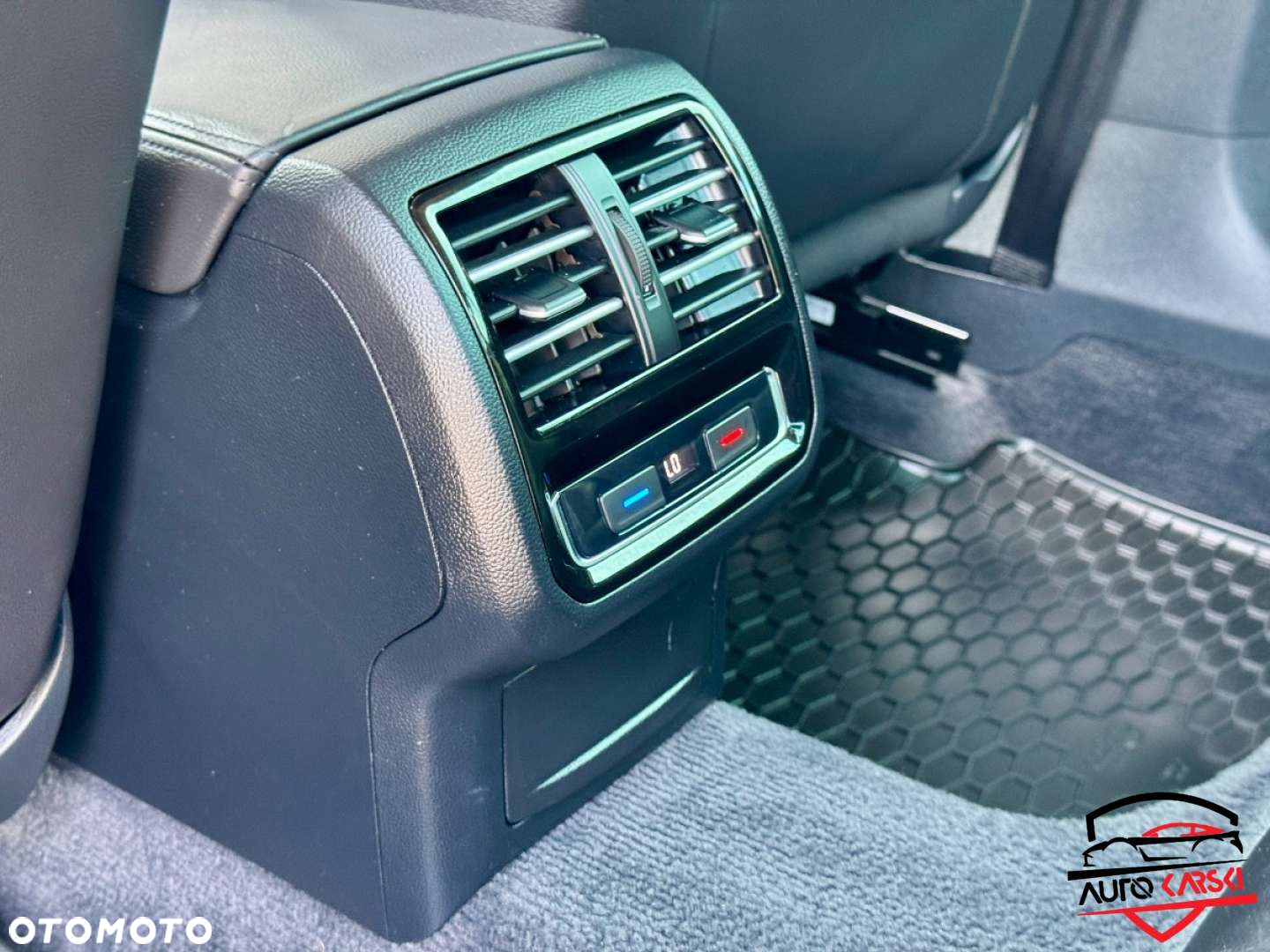 Volkswagen Passat - 36