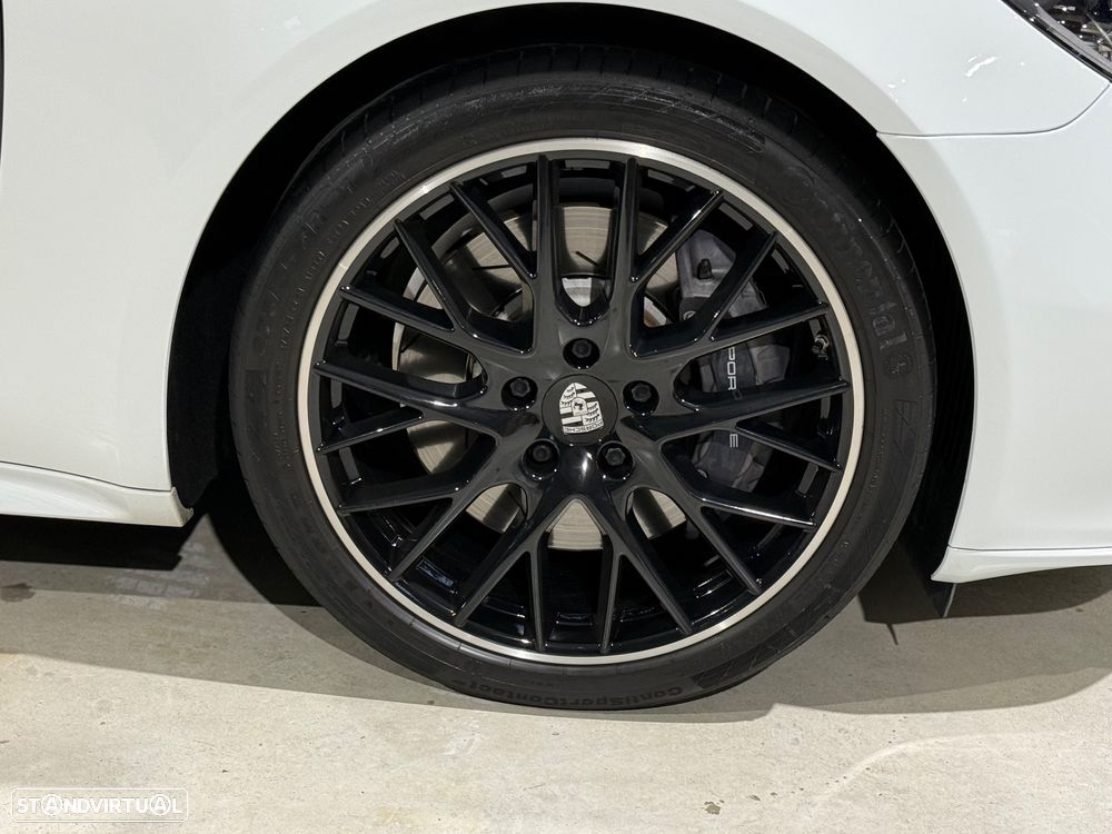 Porsche Panamera 4 E-Hybrid - 16