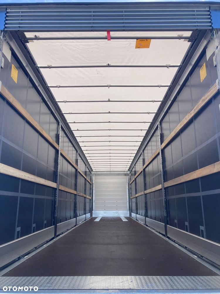 Schmitz Cargobull odbiór w Polsce, Fabrycznie nowa naczepa plandeka Varios 2025r. - 13