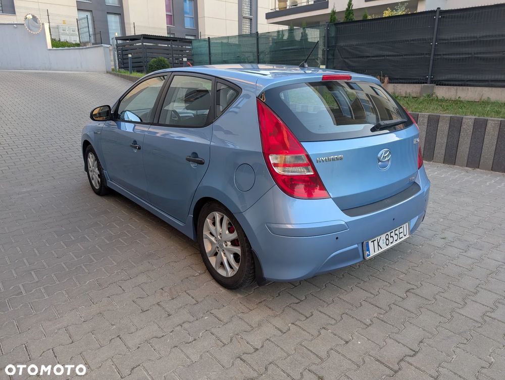 Hyundai i30 1.6 CRDi Comfort EU5 - 4