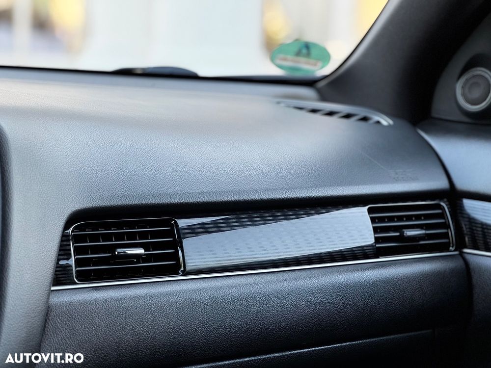 Mitsubishi Outlander 2.4 4WD Plug-In Hybrid Top - 21