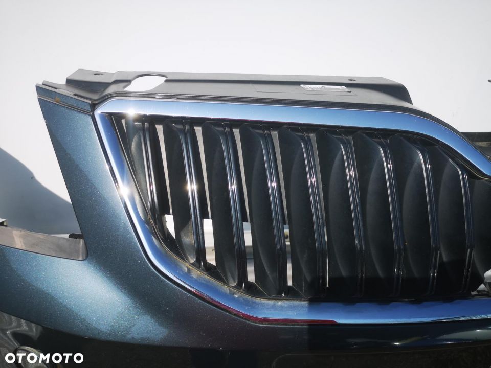 SKODA OCTAVIA III 12- ZDERZAK PRZEDNI PRZÓD NA SPRYSKI + 4 X PDC 4XPDC , nr aukcji NZ244 - 12