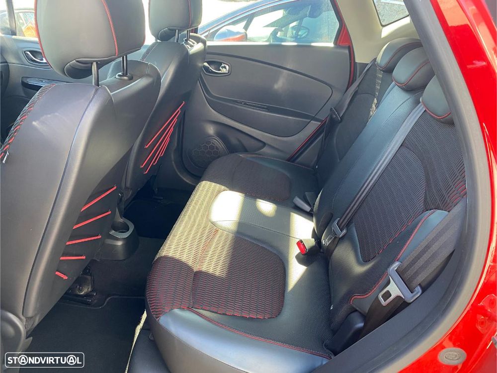 Renault Captur 1.5 dCi Helly Hansen - 11