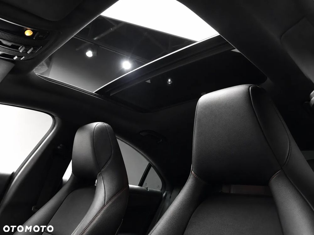 Mercedes-Benz CLA 220 4Matic 7G-DCT AMG Line - 20