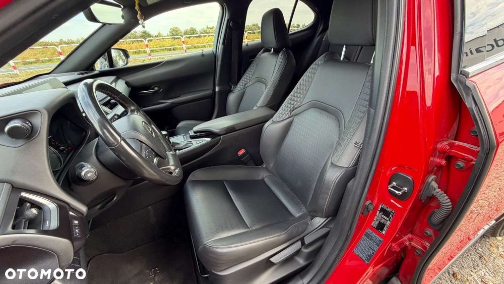 Lexus UX - 22