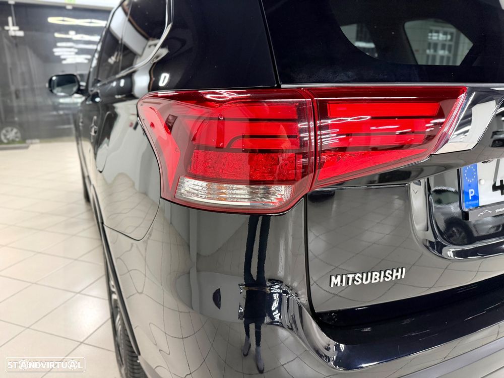 Mitsubishi Outlander 2.2 DI-D Intense Black Edition - 9